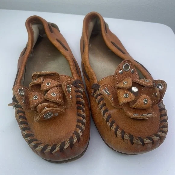 Miu Miu Moccasins Made in Italy Floral Embellishment w/ grommet detailing EU 36 - Picture 4 of 14